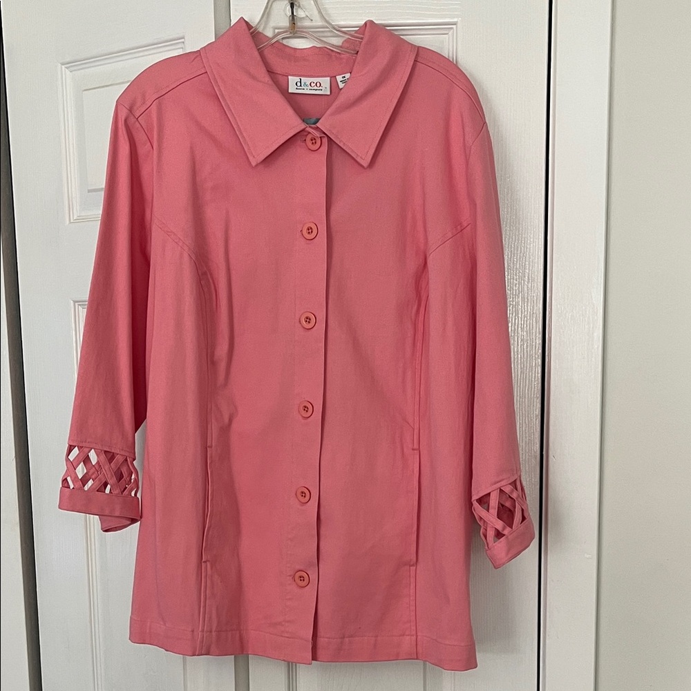 D&Co coral stretch denim jacket with lattice cuffs. Size 1X NWT